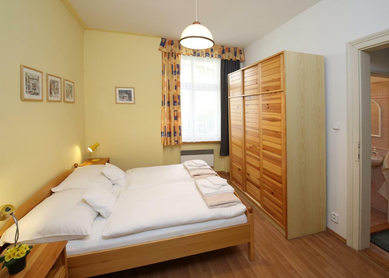 Apartman Ondrejska Karlsbad Exteriör bild