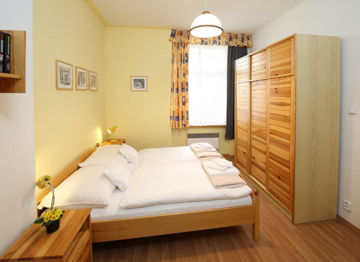 Apartman Ondrejska Karlsbad Exteriör bild